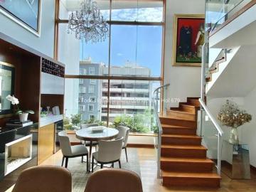 Penthouse con linda Terraza y Acceso directo a Parque