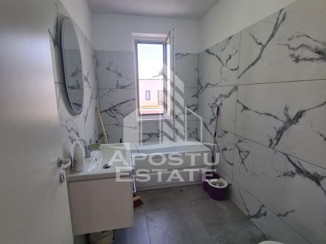 Penthouse cu 3 camere in Ciarda Rosie, loc de parcare, terasa 50 mp