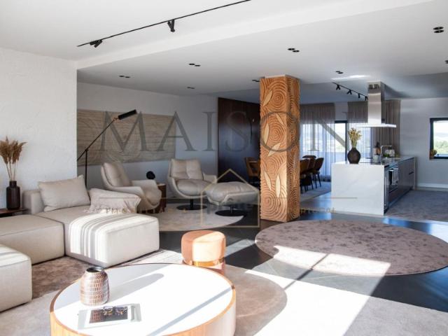 Penthouse à venda na Praça Afonso Pinto de Magalhães
