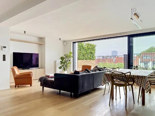 Penthouse à louer avec terrasse et 3 chambres, Ixelles
