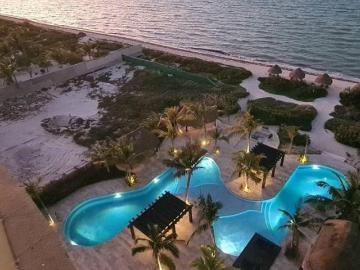 PENTHOUSE AMUEBLADO EN EXCLUSIVA TORRE FRENTE AL MAR, EN UAYMITUN, YUC. VENTA