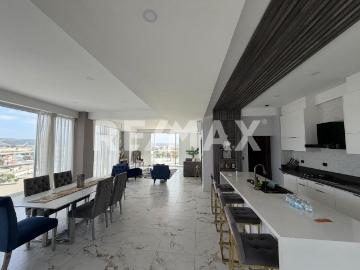 PENTHOUSE AMUEBLADO EN VENTA CON VISTA A TIJUANA Y SAN DIEGO, EN ZONA CENTRO
