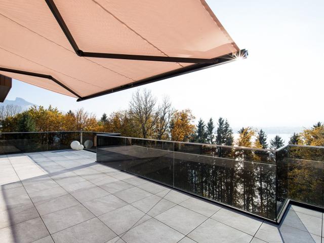Penthouse am Mondsee Ein Rückzugsort der Extraklasse! Hochwertige Vollholz Architektur, 4 Terrassen und spektakulärer Panoramablick auf den Mondsee bezugsfertig und barrierefrei