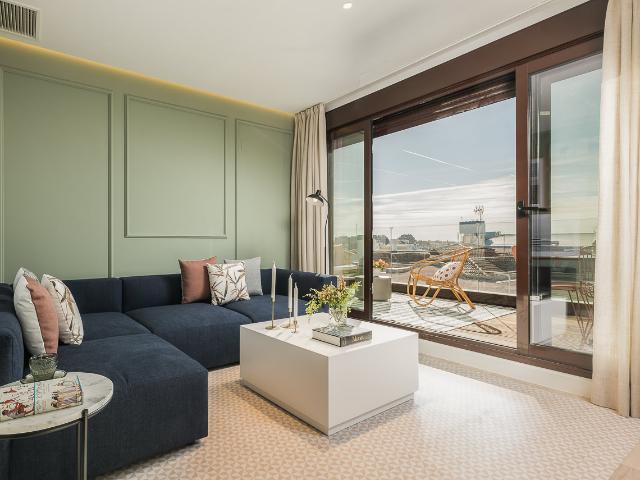 Penthouse apartment with terrace for rent in Salamanca neighborhood