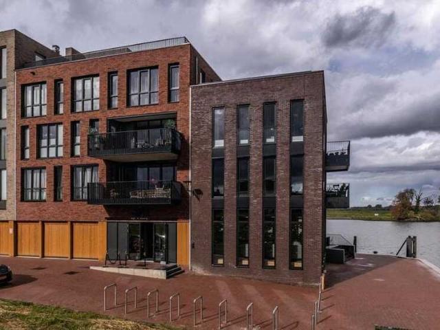 Penthouse appartement te huur in Oud Beijerland