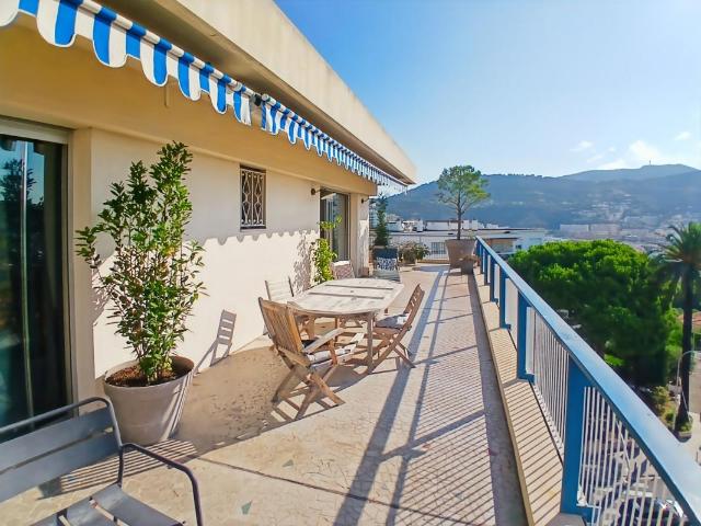 Penthouse d’exception à Nice – Vue mer panoramique & terrasse de 103 m²