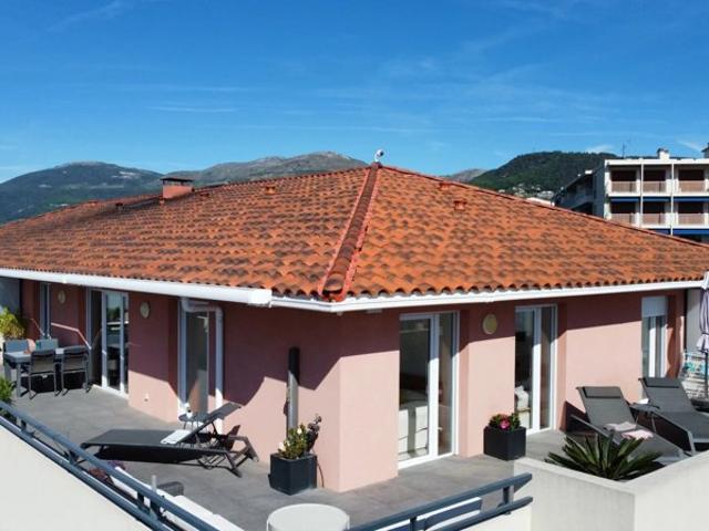 Penthouse d’exception au cœur de Vence – soleil, calme et vue sur la Méditerranée