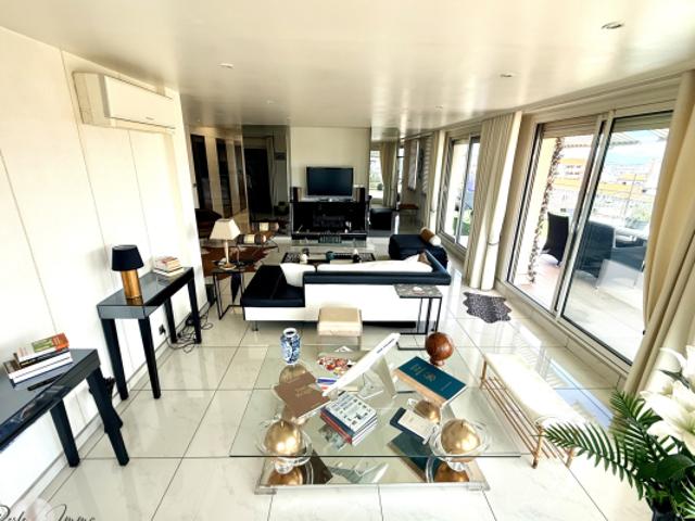 PENTHOUSE D'EXCEPTION T5 de 140m2 habitables avec terrasse p