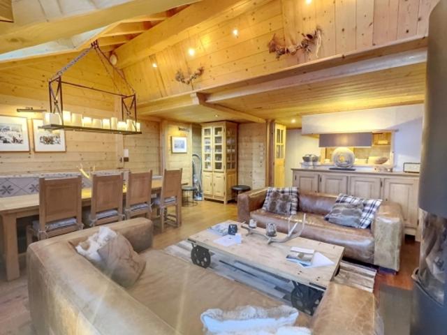Penthouse d'Exception de 5 chambres au Pied du Pléney: L'esprit Chalet en plein cœur de Morzine