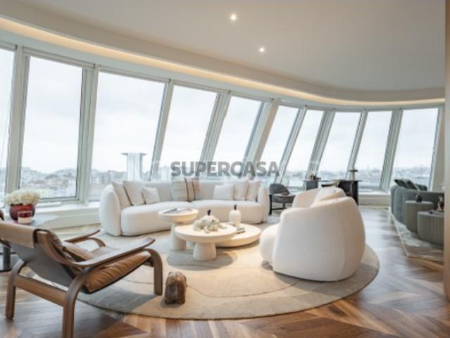 Penthouse de Autor no Saldanha: Obra Prima curada sob uma Cúpula de Vidro