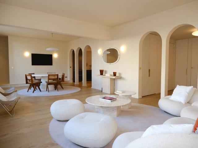 Penthouse de luxe de 2 chambres en vente Champs Elysées, Madeleine, Triangle d’or, France