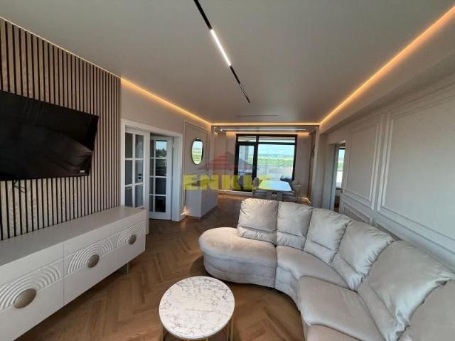 PENTHOUSE DE LUX/INCHIRIERE