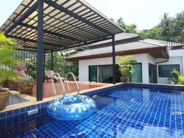 Penthouse de trois chambres dans la copropriété 1 de Surin Sabai