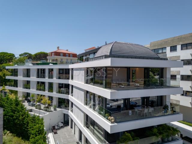 Penthouse Duplex com Piscina Infinity no Rooftop Privativo e Vista de Mar | Estoril