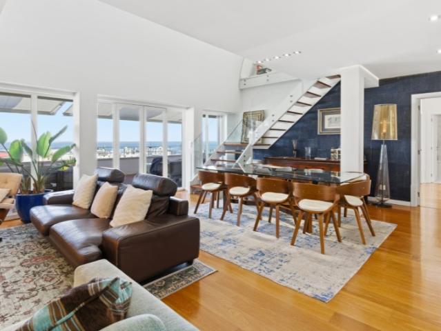 Penthouse Duplex T6 no Edifício Écran, Parque das Nações