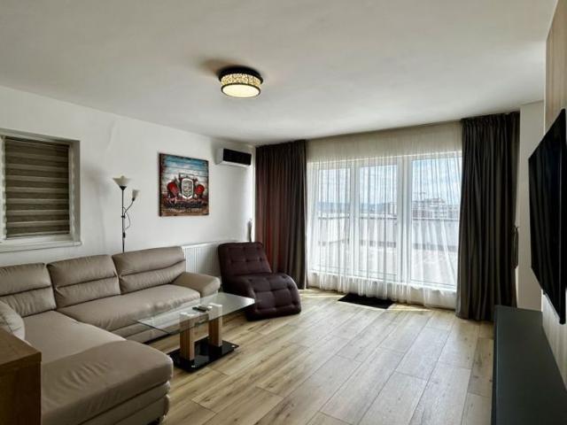 Penthouse Exclusiv cu Terasa Panoramica si Vedere la Lac