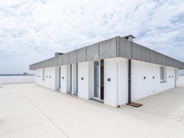 Penthouse T4 com Terraço Panorâmico e Vista Deslumbrante sobre Lisboa, Tejo e Serra de Sintra