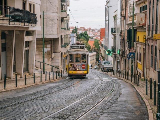 Penthouse Exclusiva com Vista Frontal de Rio na Lapa, Lisboa
