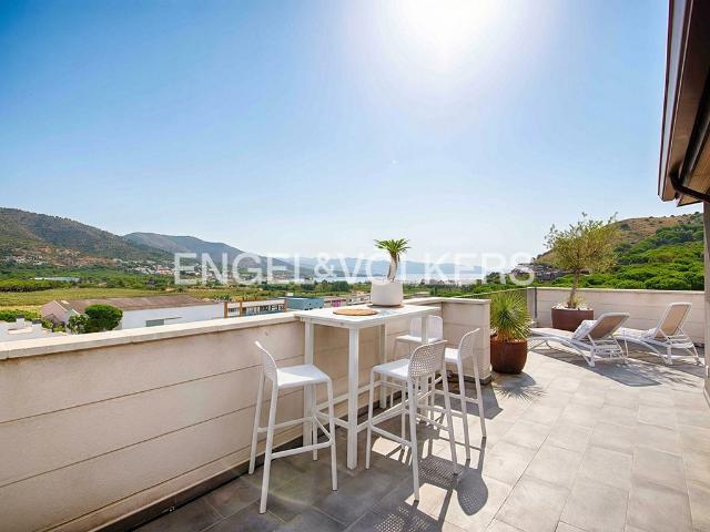Penthouse exclusivo con terraza de 180°, vista al mar y equi. 228m² El Port de la Selva