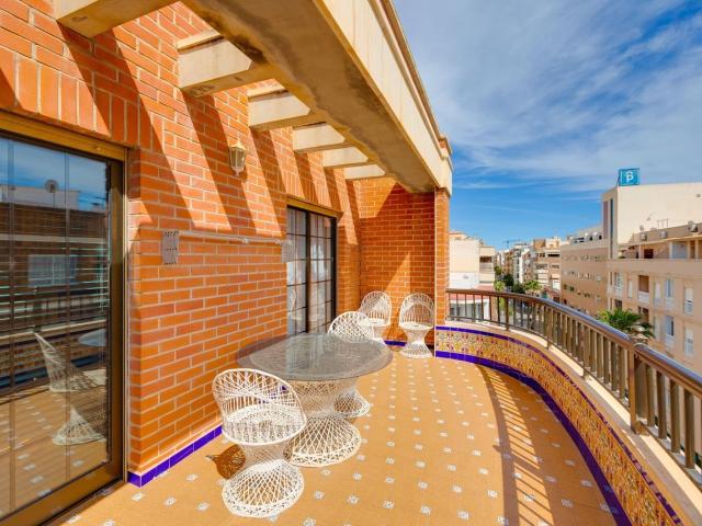 Penthouse for rent in Centro, Torrevieja, Alicante