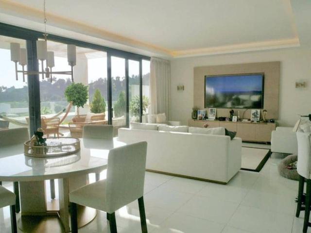 Penthouse for rent in El Paraíso, Benahavís, Málaga
