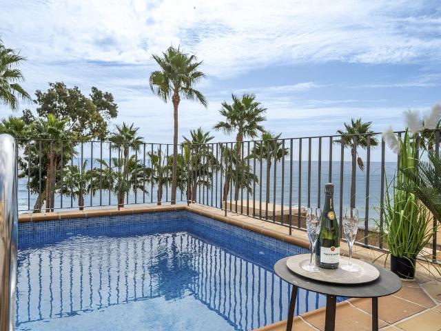 Penthouse For Rent in Estepona, Estepona