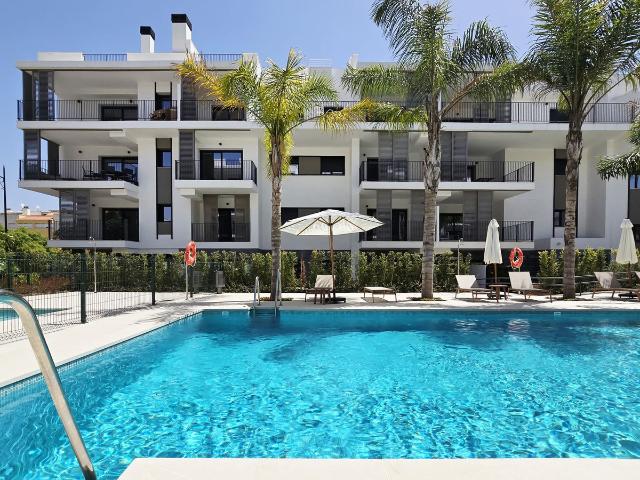 Penthouse For Rent in Estepona, Estepona