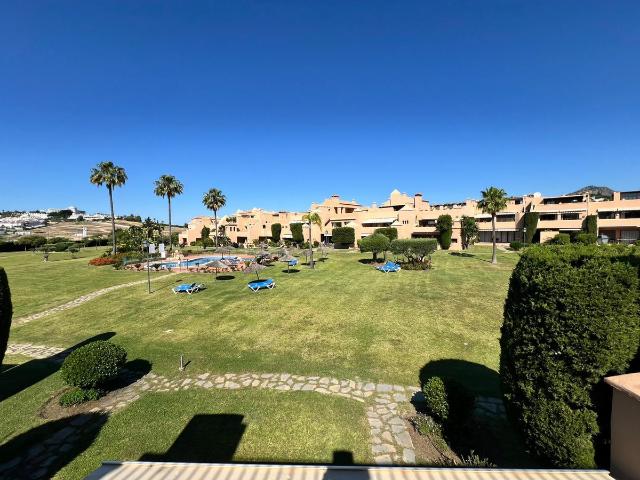 Penthouse For Rent in Estepona, Estepona