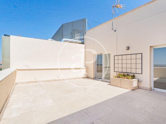 Penthouse for rent in Jerónimos, Madrid city, Madrid