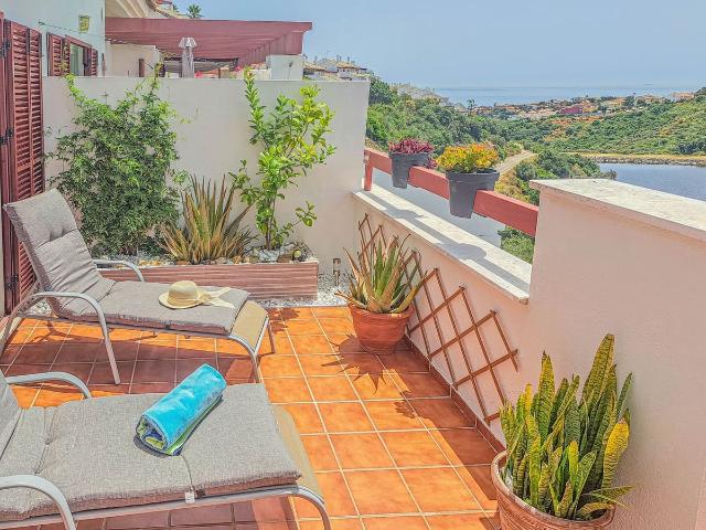 Penthouse for rent in La Alcaidesa, Cádiz