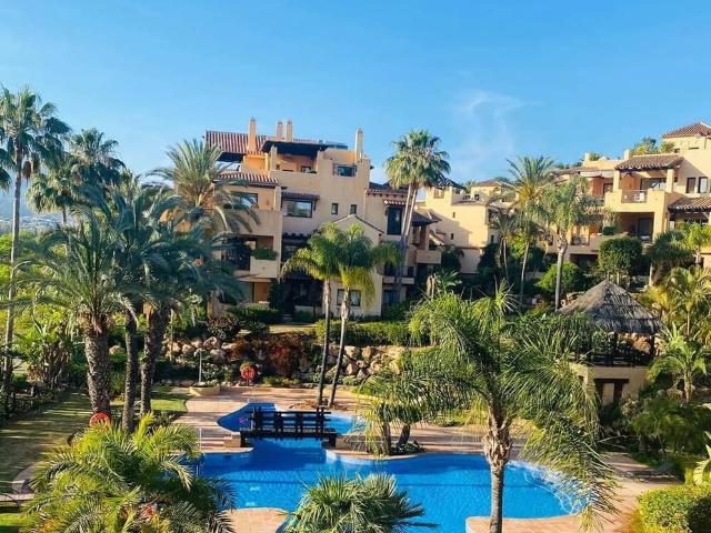 Penthouse for rent in Nueva Atalaya, Estepona, Málaga