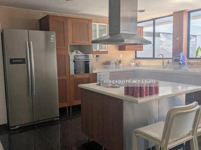 Penthouse for RENT ROOM BEDOK COURT D16