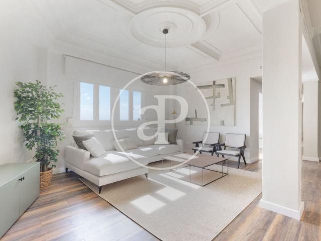 Penthouse for rent with Terrace in San Francesc Valencia
