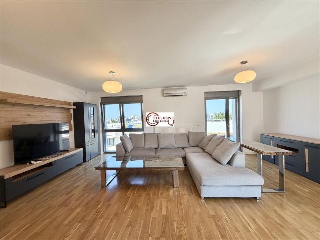 Penthouse for rent/Green Lake/ Open View