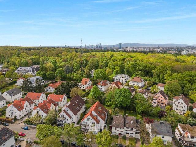 PENTHOUSE FEELING IM GRÜNEN BUCHRAIN Exklusive 4 Zimmer DG mit traumhafter Sonnenloggia!
