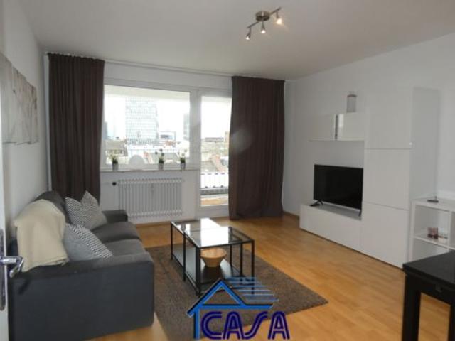 PENTHOUSE im WESTEND: 2,5 Zimmer mit Balkon und Skyline Blick