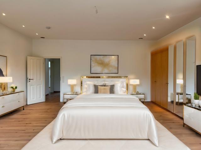 Penthouse in Hanglage mit großer Dachterrasse und Gestaltungspotenzial