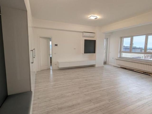 Penthouse mobilat Arena Residence Mall
