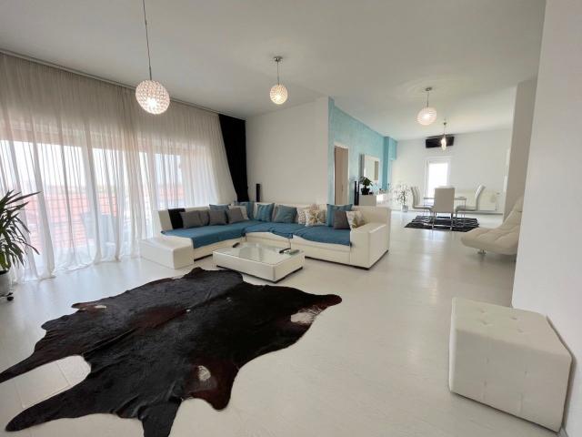 Penthouse Modern cu 3 camere cu loc de parcare Calea Lipovei