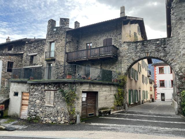 Penthouse Maisonette zum Renovieren 4.5 Zimmer Saillon Ref. 10254463
