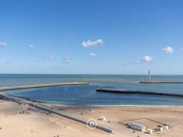 Penthouse met onbelemmerd zeezicht