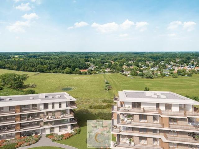 Penthouse met 2 slaapkamers en ruim terras met groene ver.