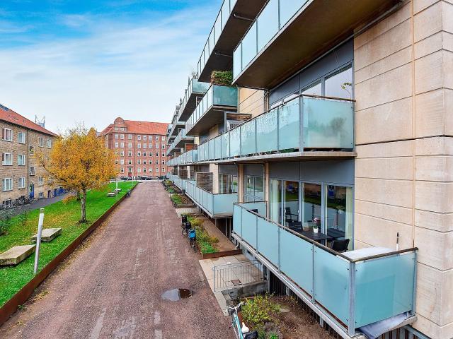 Penthouse med tagterrasse og vandudsigt