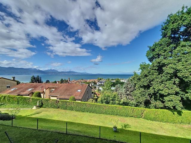 Penthouse mit Garten und Panoramablick