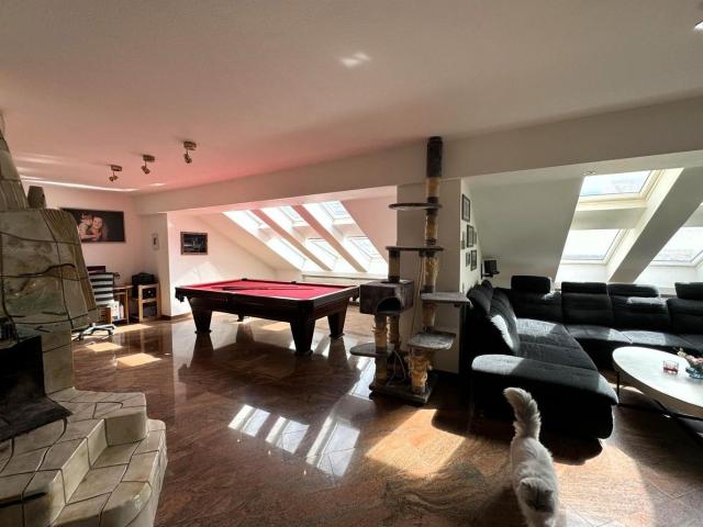 Penthouse mit 2 Terrassen und großes Potenzial im Wiener Altbau / Penthouse with 2 terraces and high Potential in Viennese Century building /