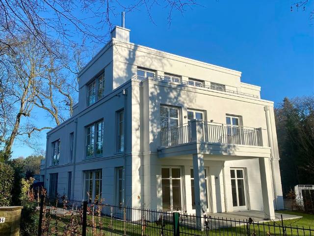 Penthouse neu und bezugsfertig direkt am Polo Platz Klein Flottbek und am Botanischen Garten