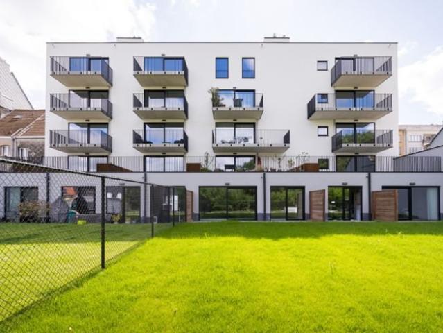 Penthouse neuf dans un environnement calme près de l'OTAN