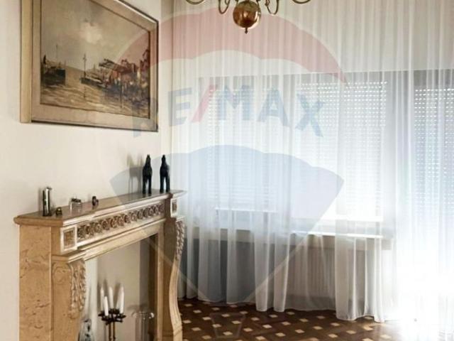 Penthouse pretios de 3 camere in Primaverii