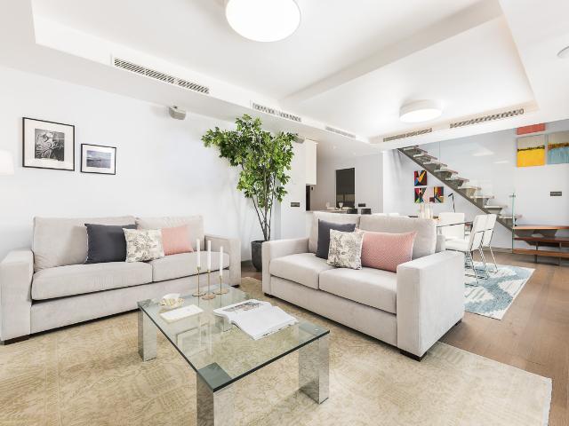 Penthouse with 2 Bedrooms in Prestigous Area of the City
