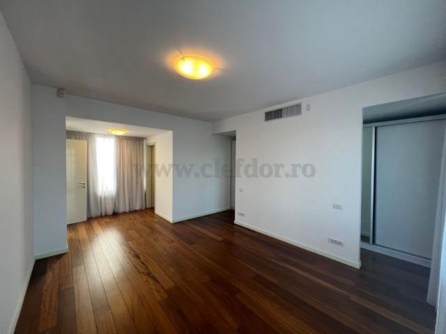 Penthouse with 2 bedrooms to rent in the Kiseleff area